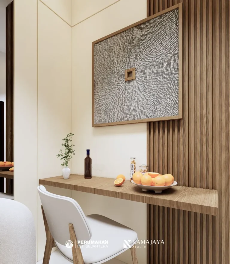 PIS House — Visualisasi desain: Meja bernuansa kayu dengan kursi putih, panel vertikal, dan dekorasi dinding