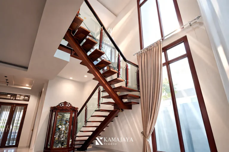 S-House Medan — Tangga & lantai atas, foto 17